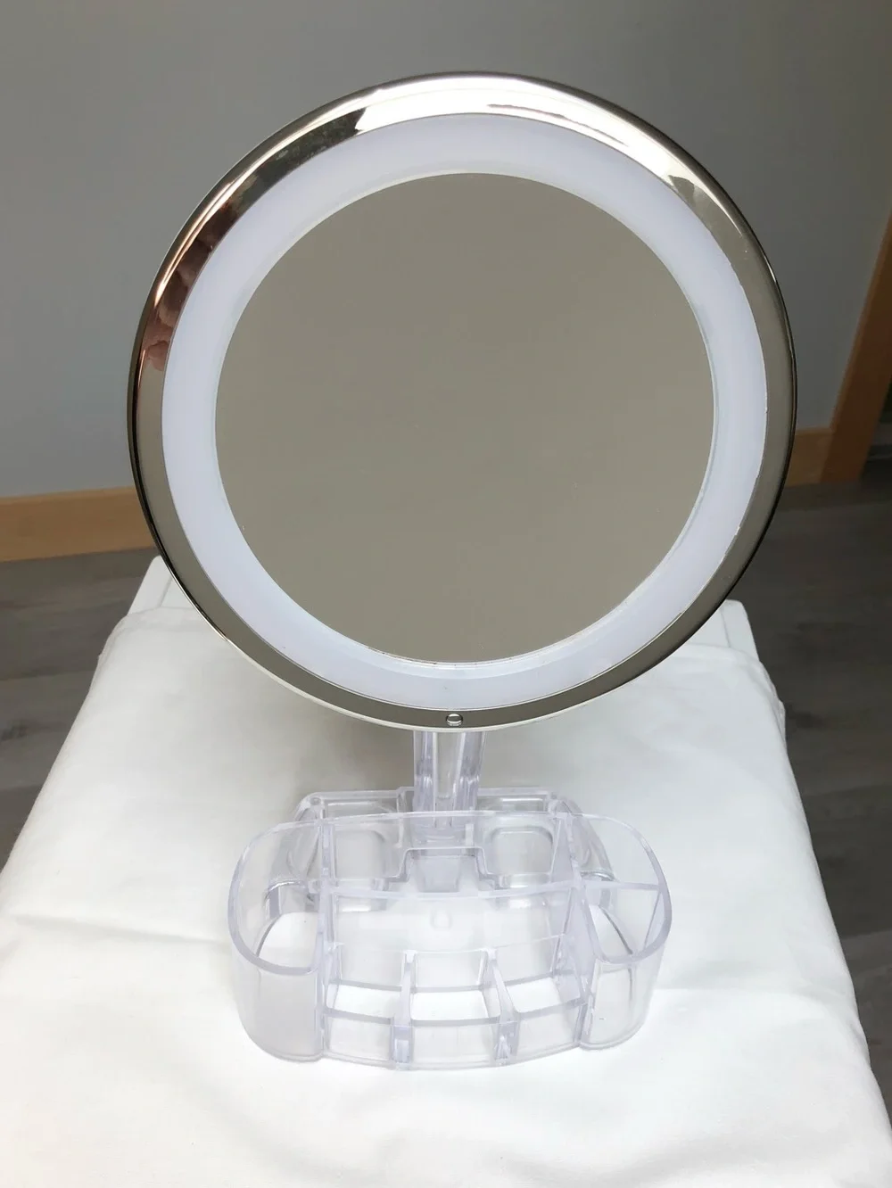 Daisi 7X Magnifying Lighted Makeup Mirror With Cosmetic Organizer